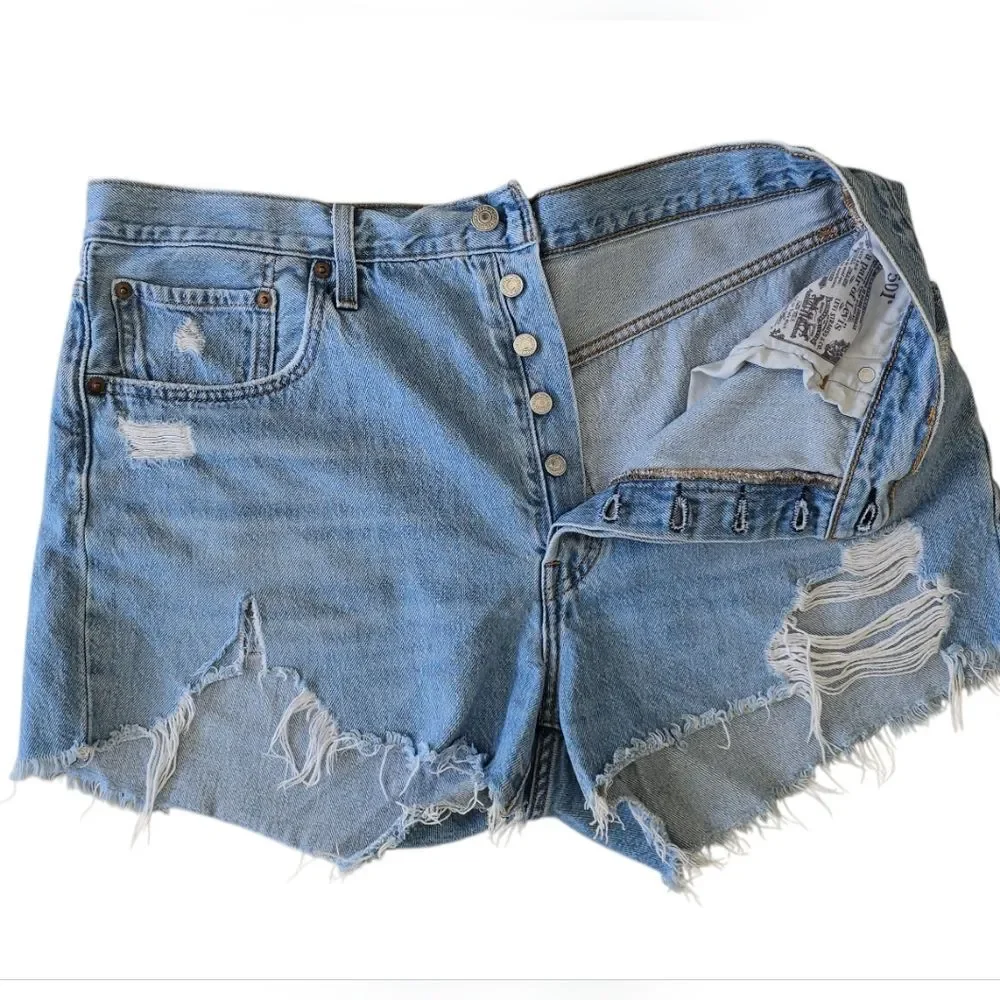 Levis stylish light