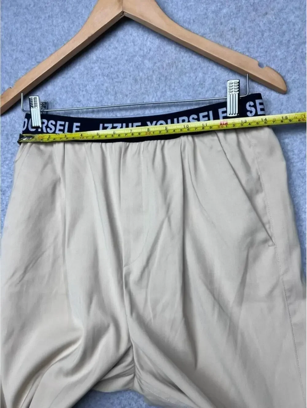 Izzue yourself khaki
