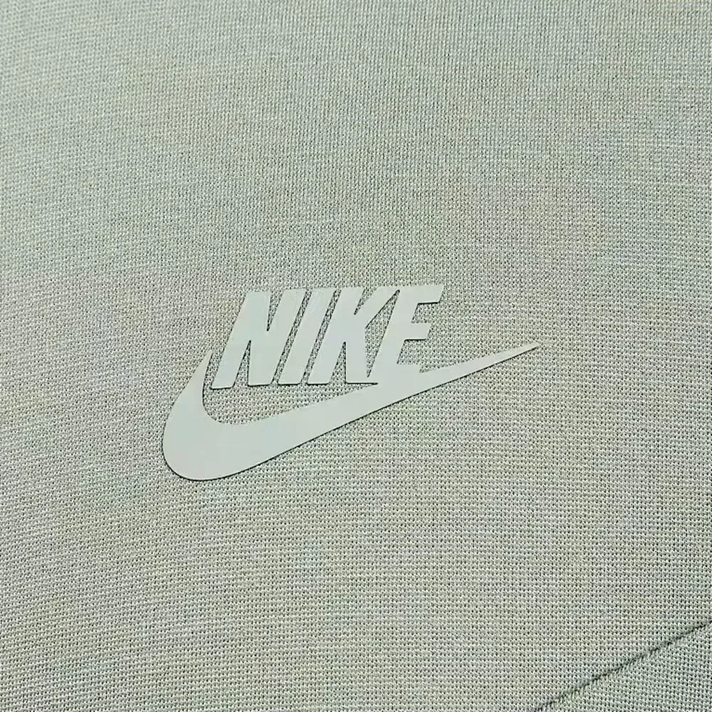 Nike lightweight tech