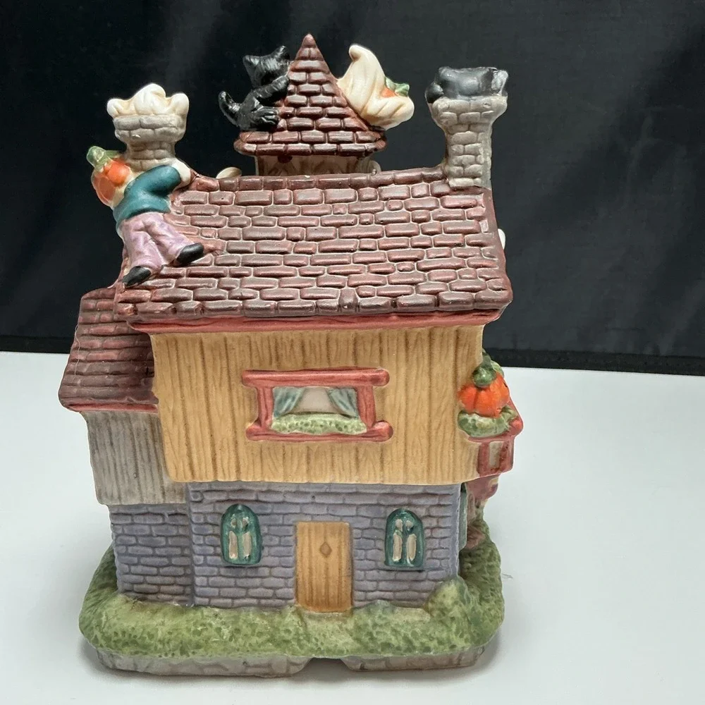 The Unbranded Brand vtg ghoulsville