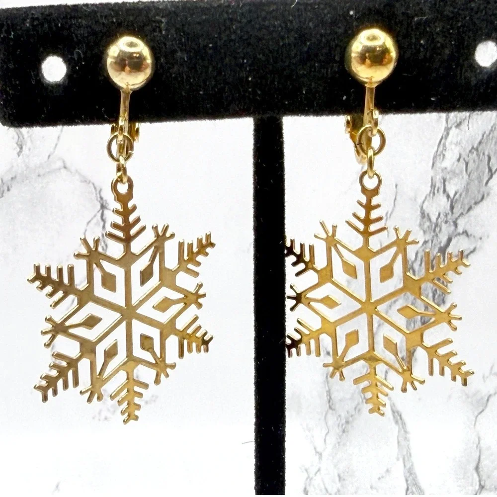 Vintage Avon Gold‎ Snowflake Dangle Clip Earrings Winter Holiday Jewelry
