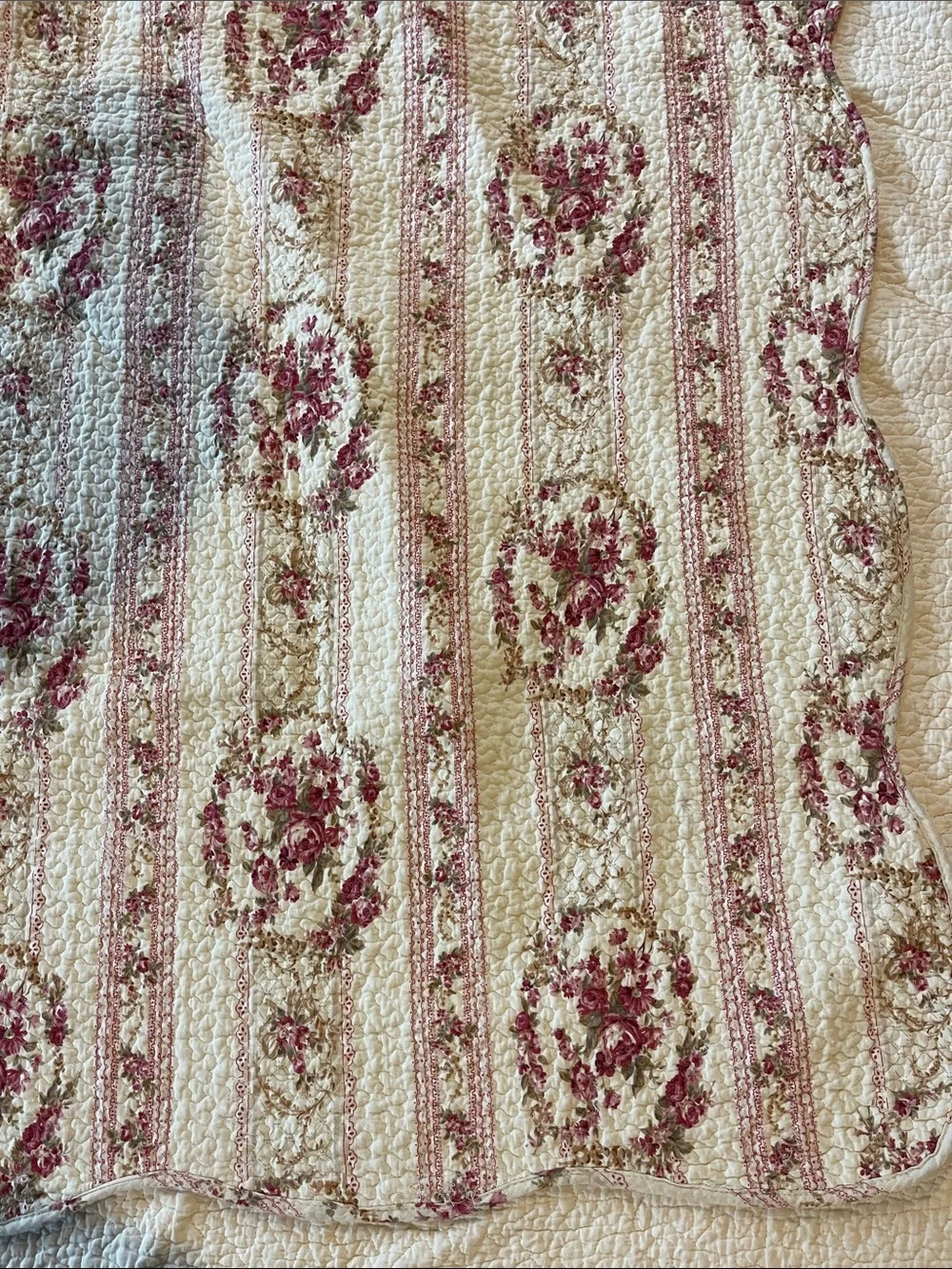 Source Unknown lightweight quilted