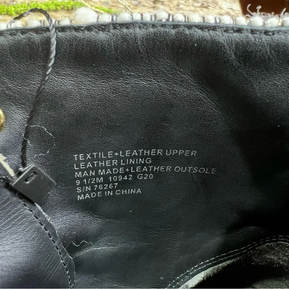 Tory Burch reposhing this