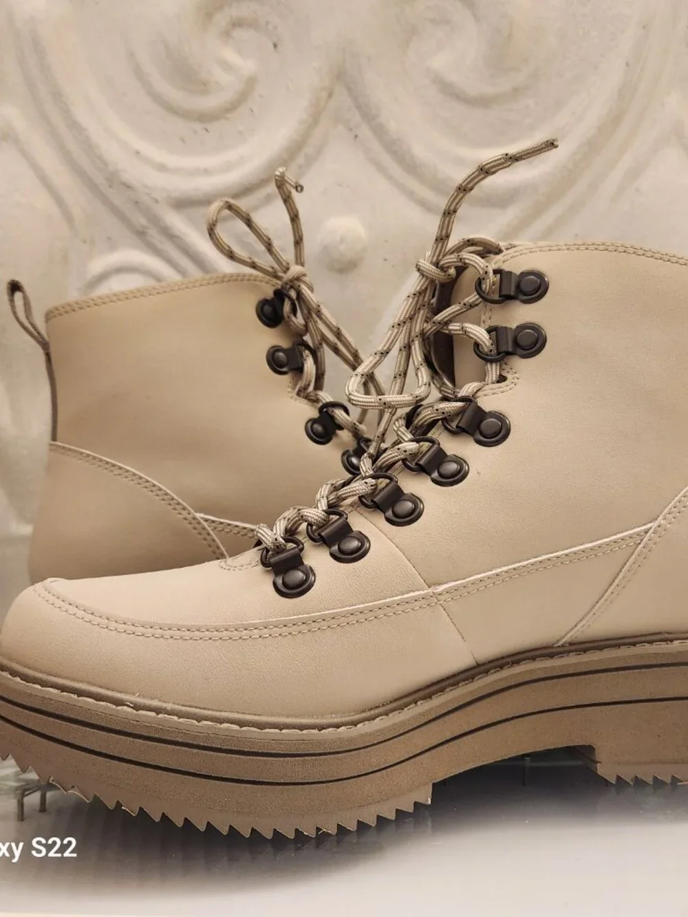 Teva platform sole