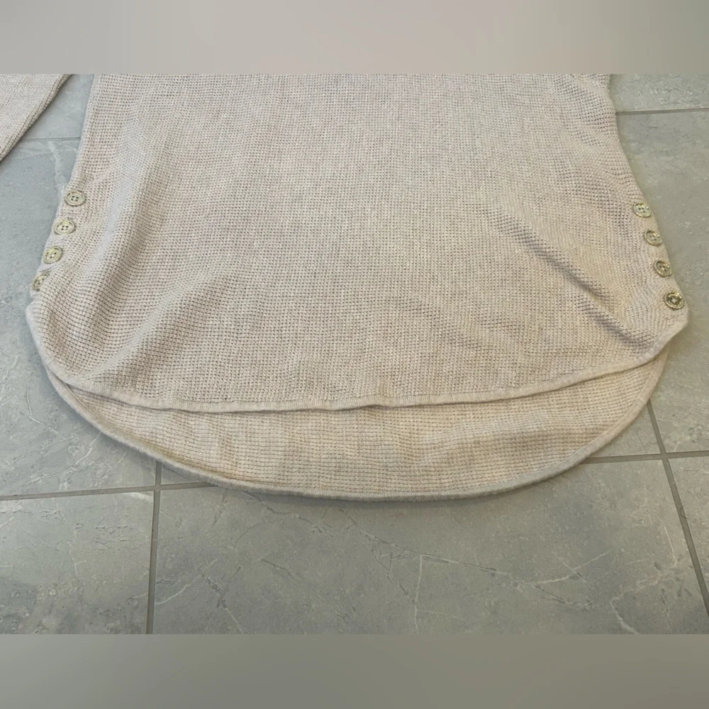 EUC MICHAEL Michael Kors Tan Knit Sweater with Gold Buttons Size Medium