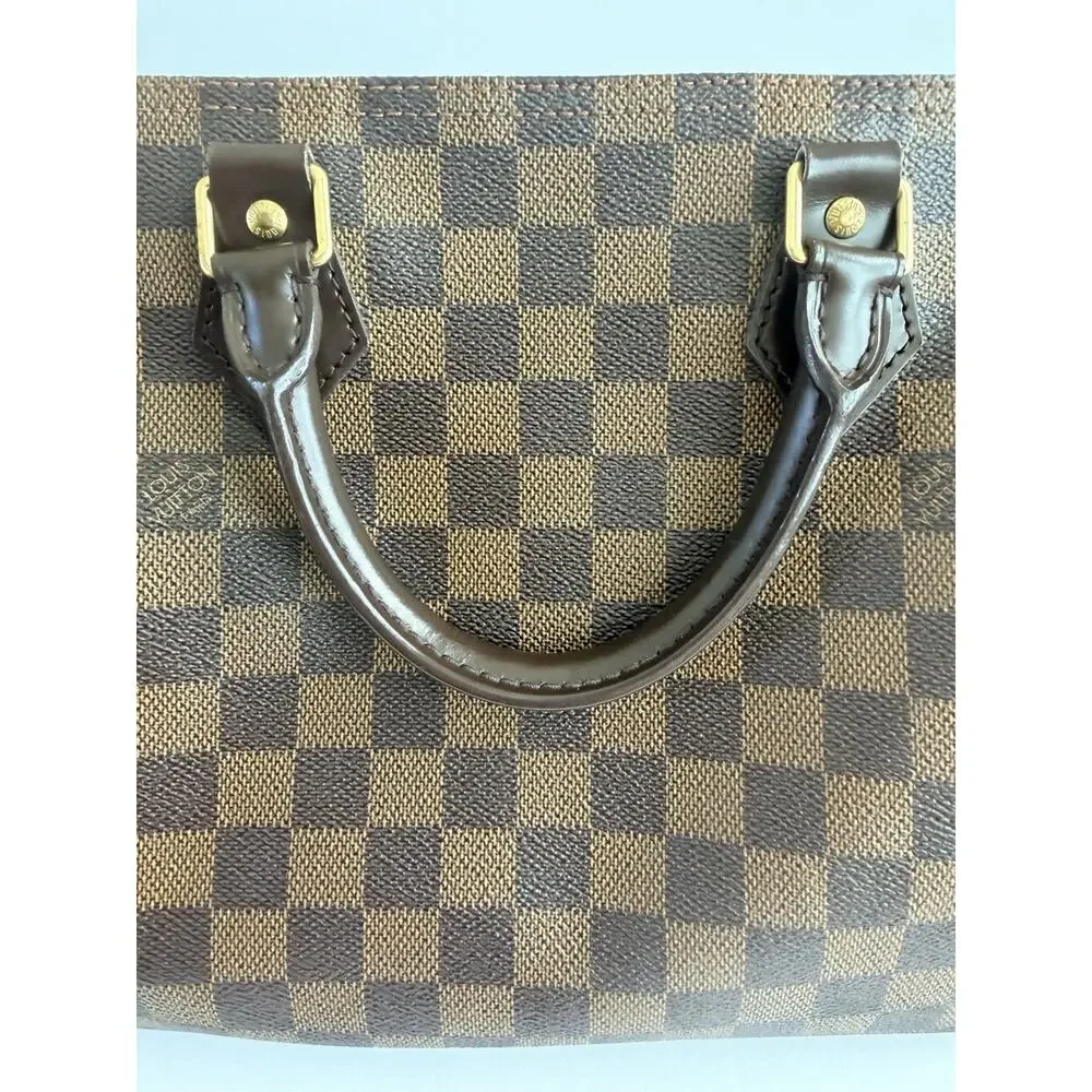 Louis Vuitton outside immaculate