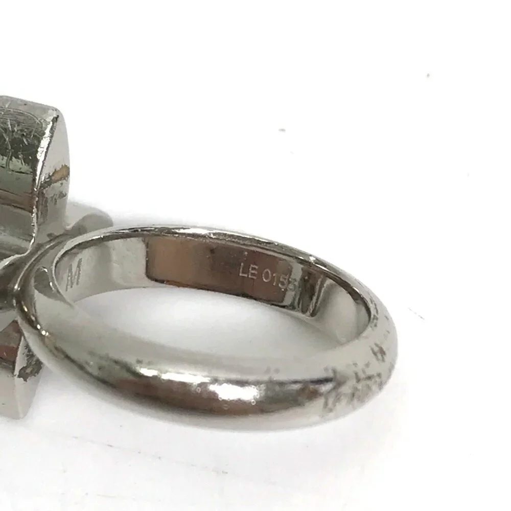 Louis Vuitton country pack ring