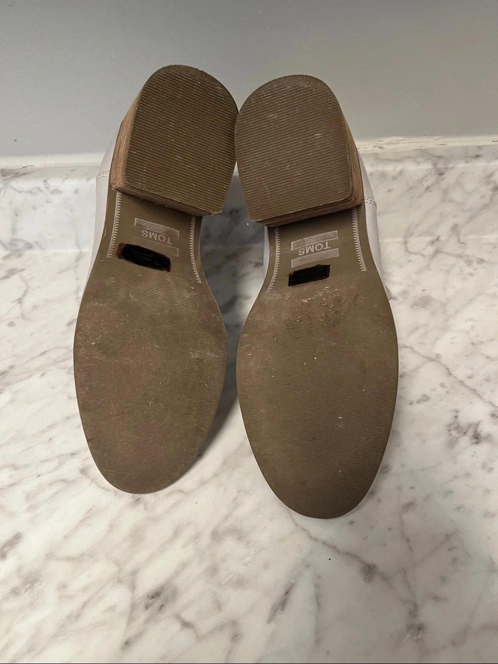 Toms Light Gray Leather Chelsea Ankle Boots