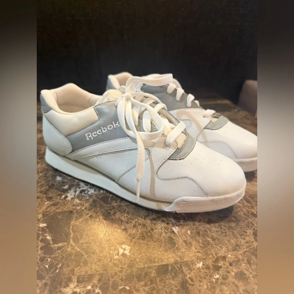 Reebok. Vintage Pro Cheer II Sneaker. White. Size 7.5.
