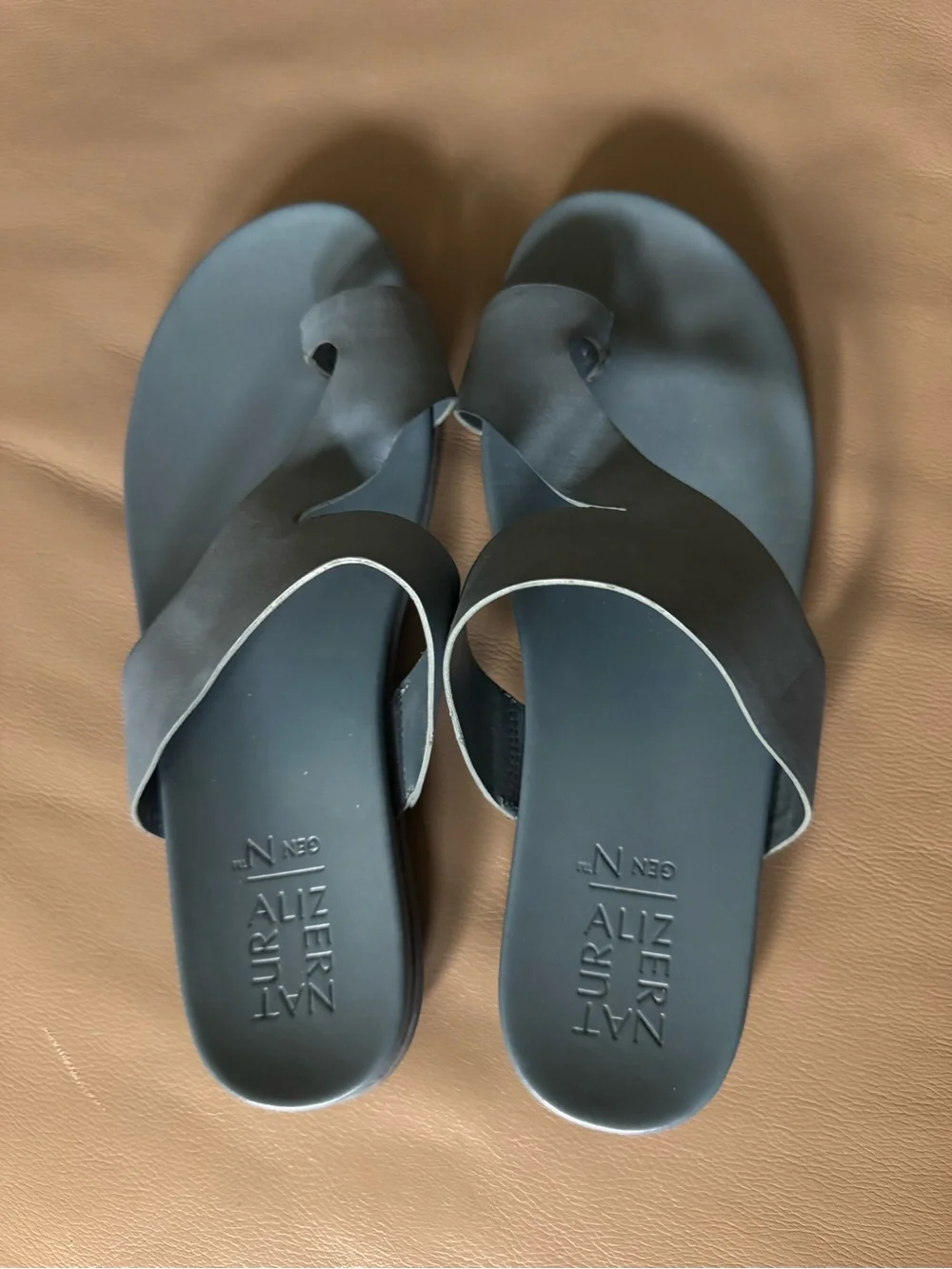 Naturalizer cushioned piping easy