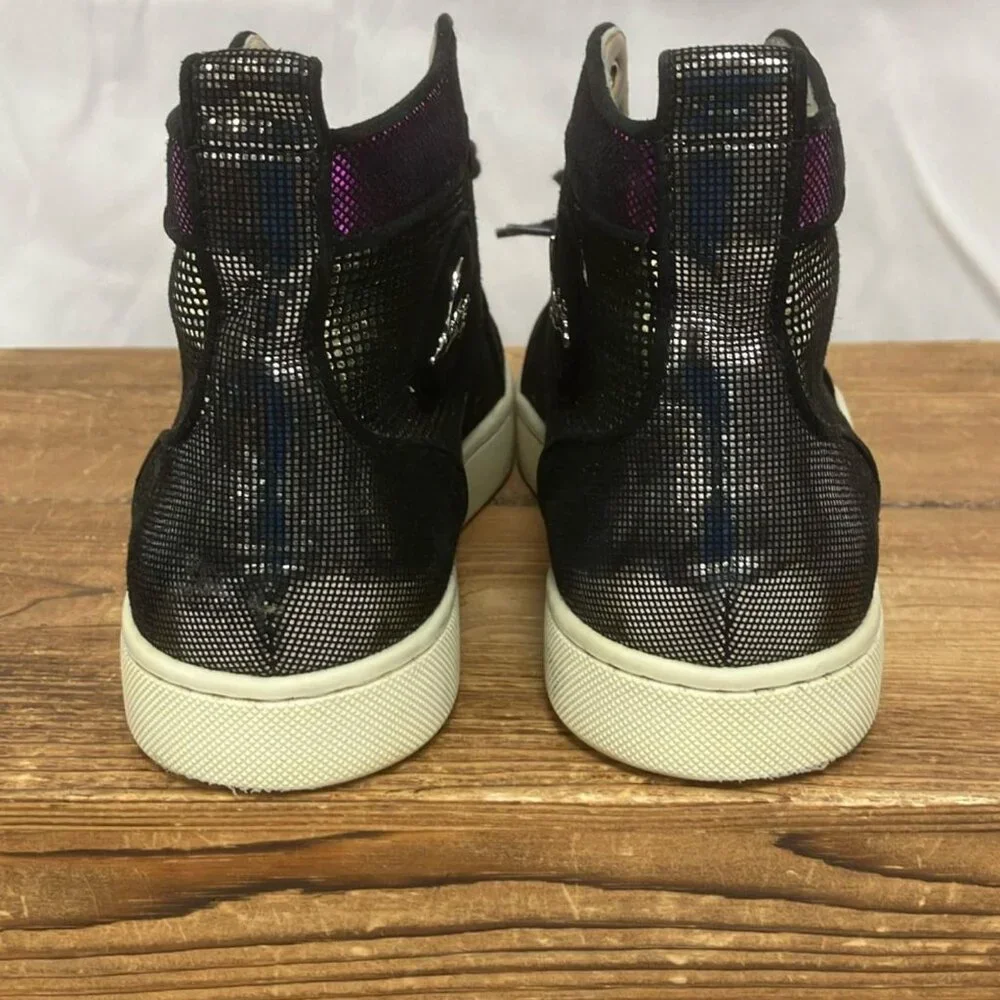Christian Louboutin conditions standard from