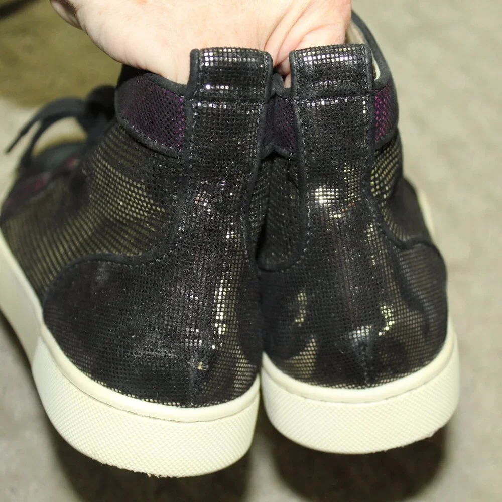 Christian Louboutin both please essence