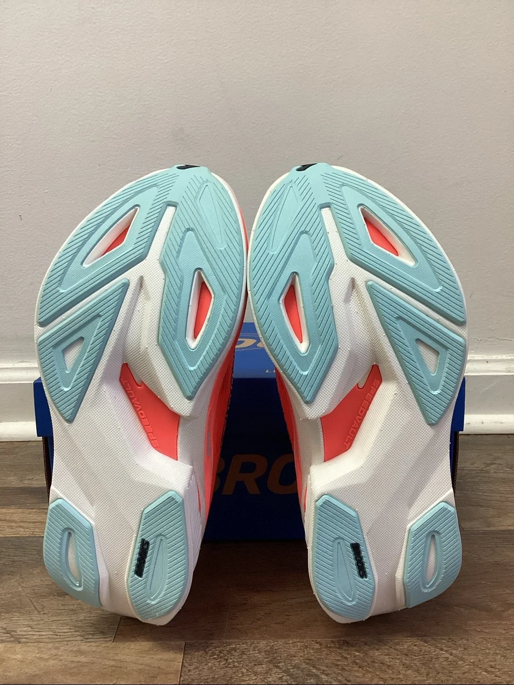 Women’s Brooks Hyperion Max 3
