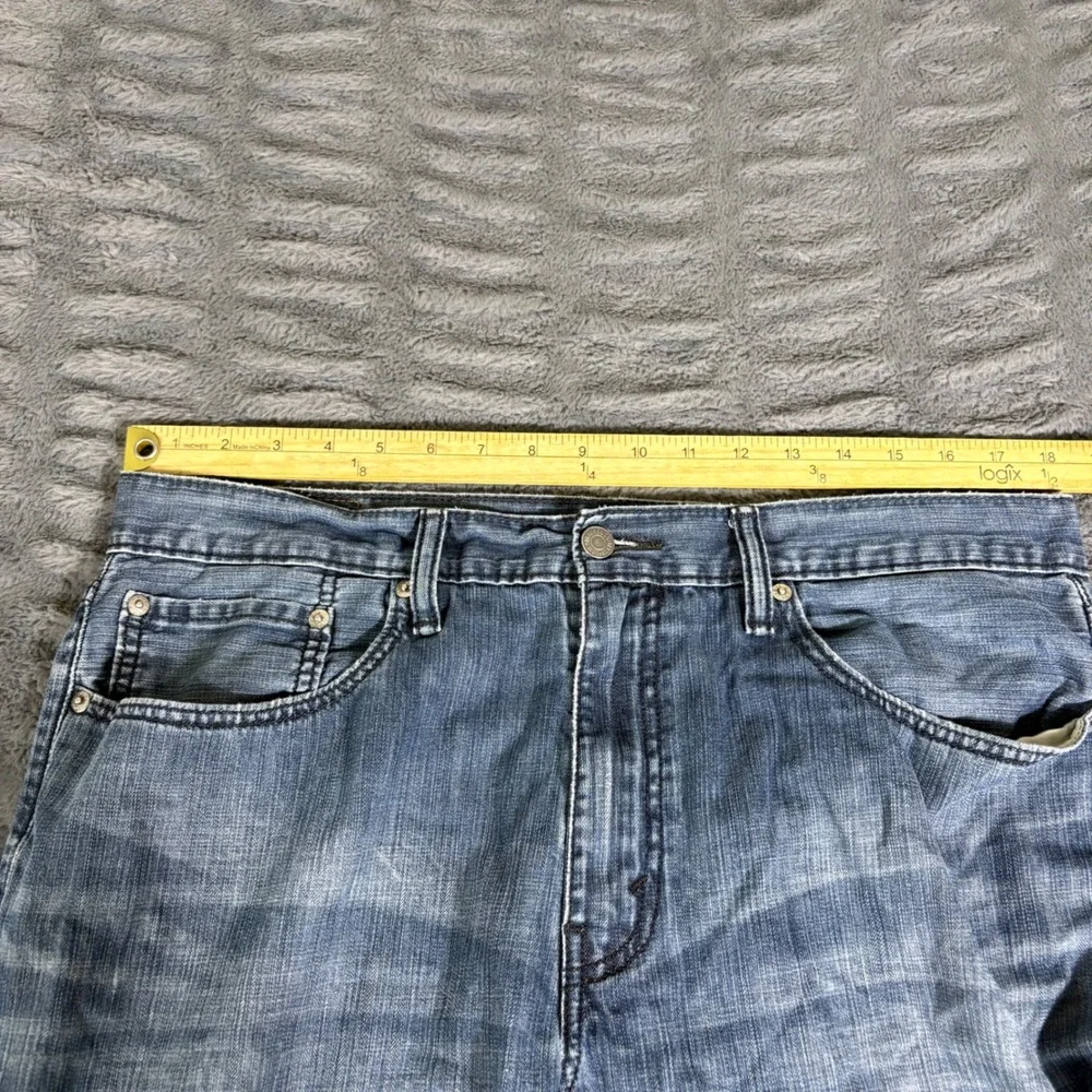 Levis measurements waist