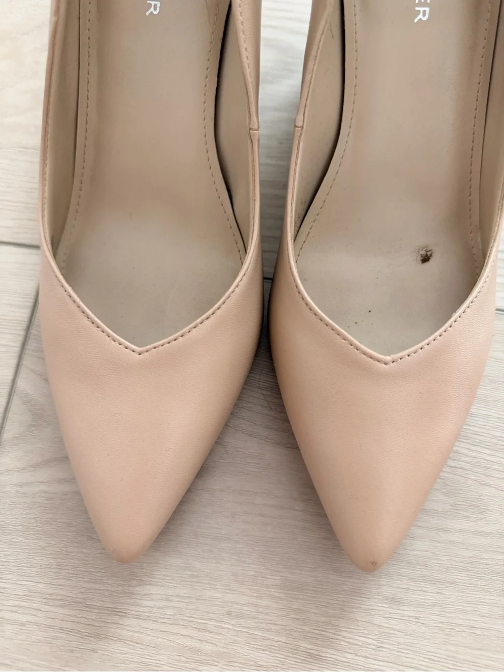 Marc Fisher classic pointed