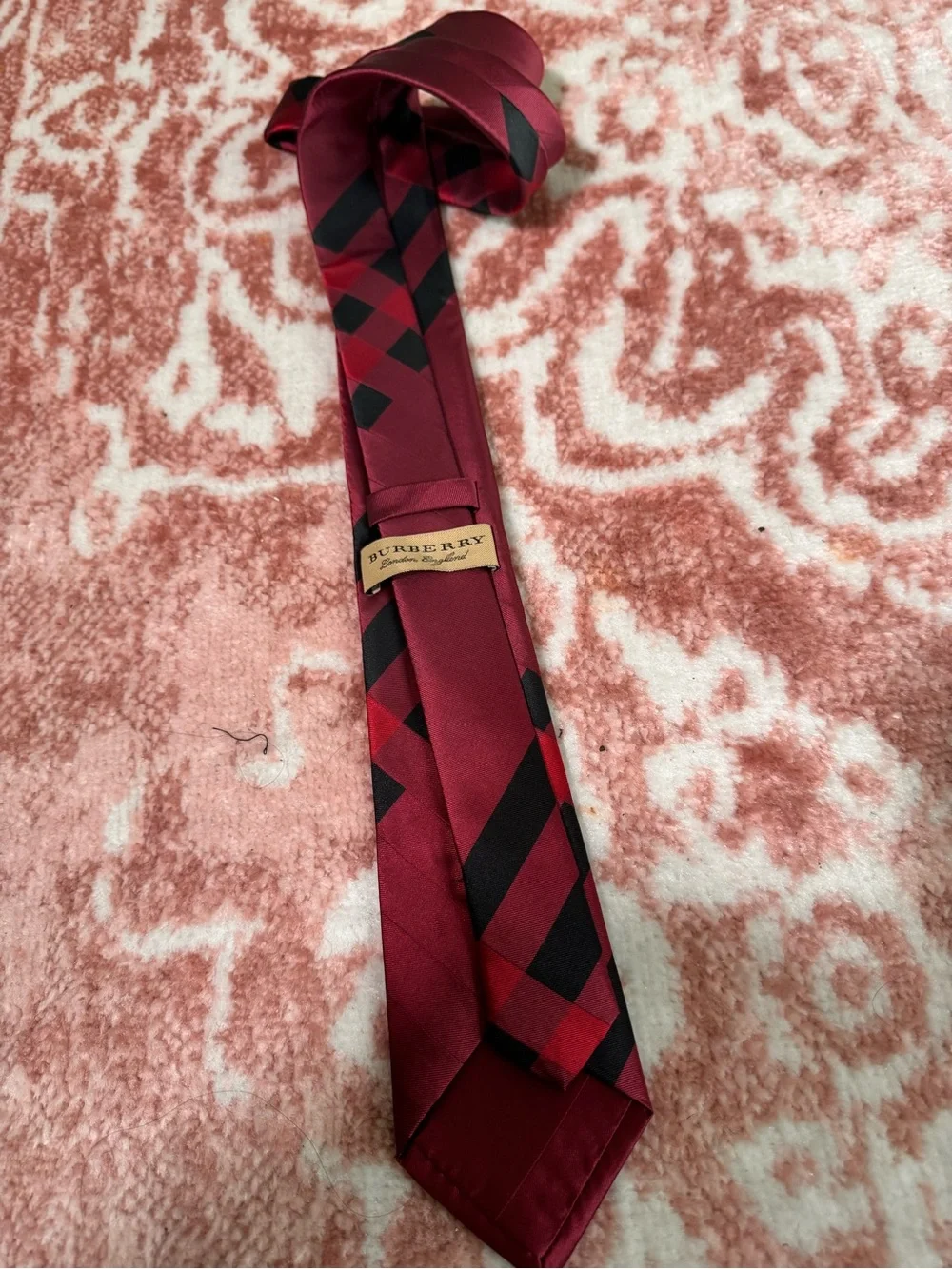 Burberry refined tie