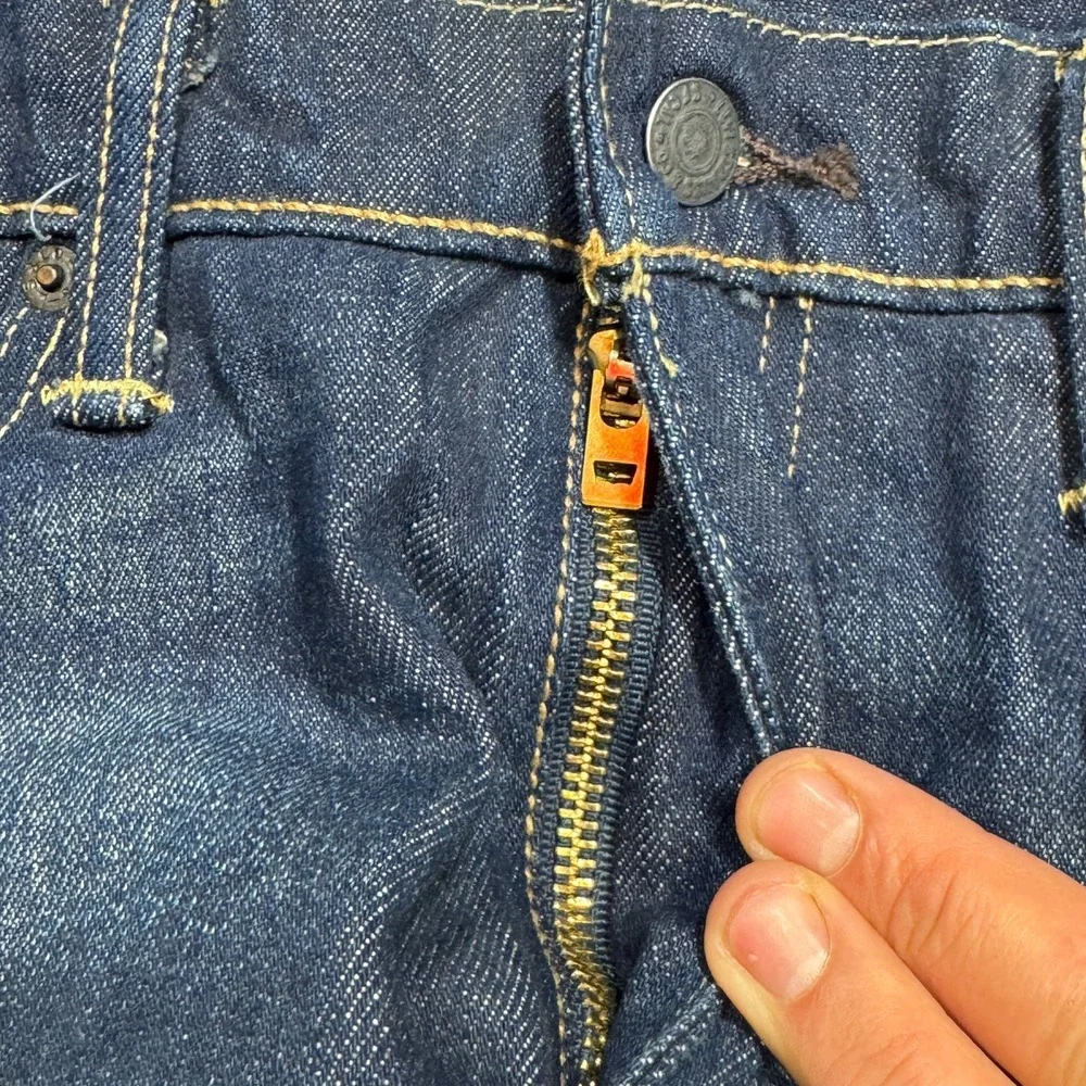 Levis back waist