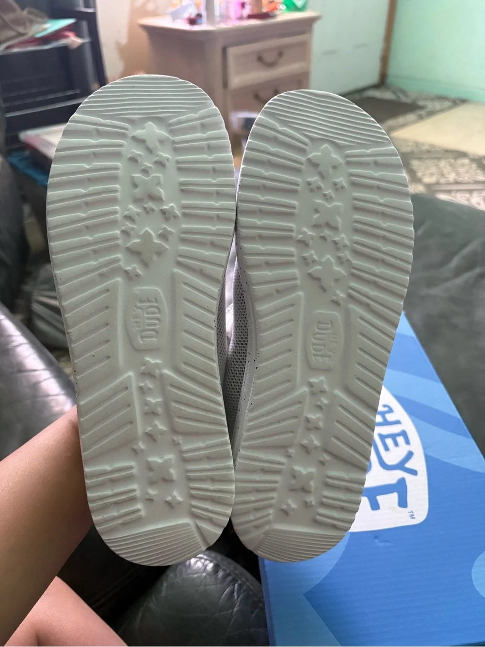 Skechers clean sturdy
