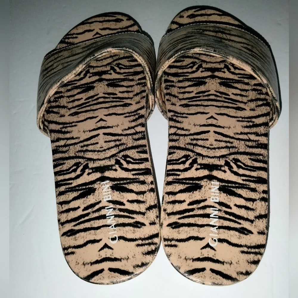 Gianni Bini unnoticeable details