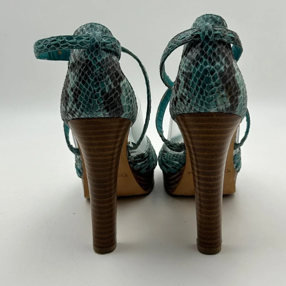 White House Black Market emilia platform