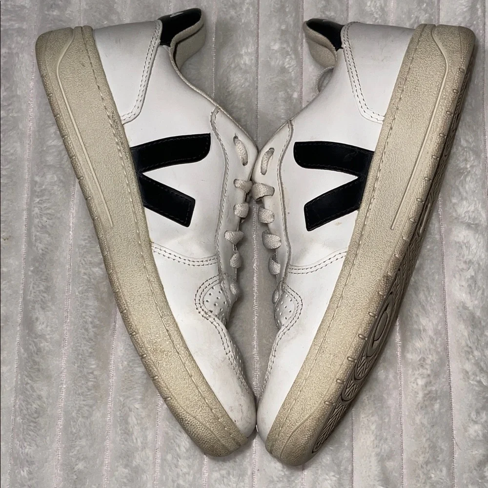 Veja has stains