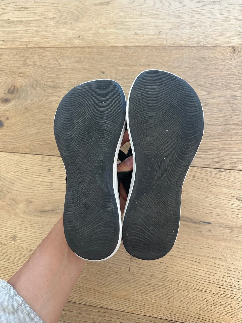 Clarks cloudsteppers black