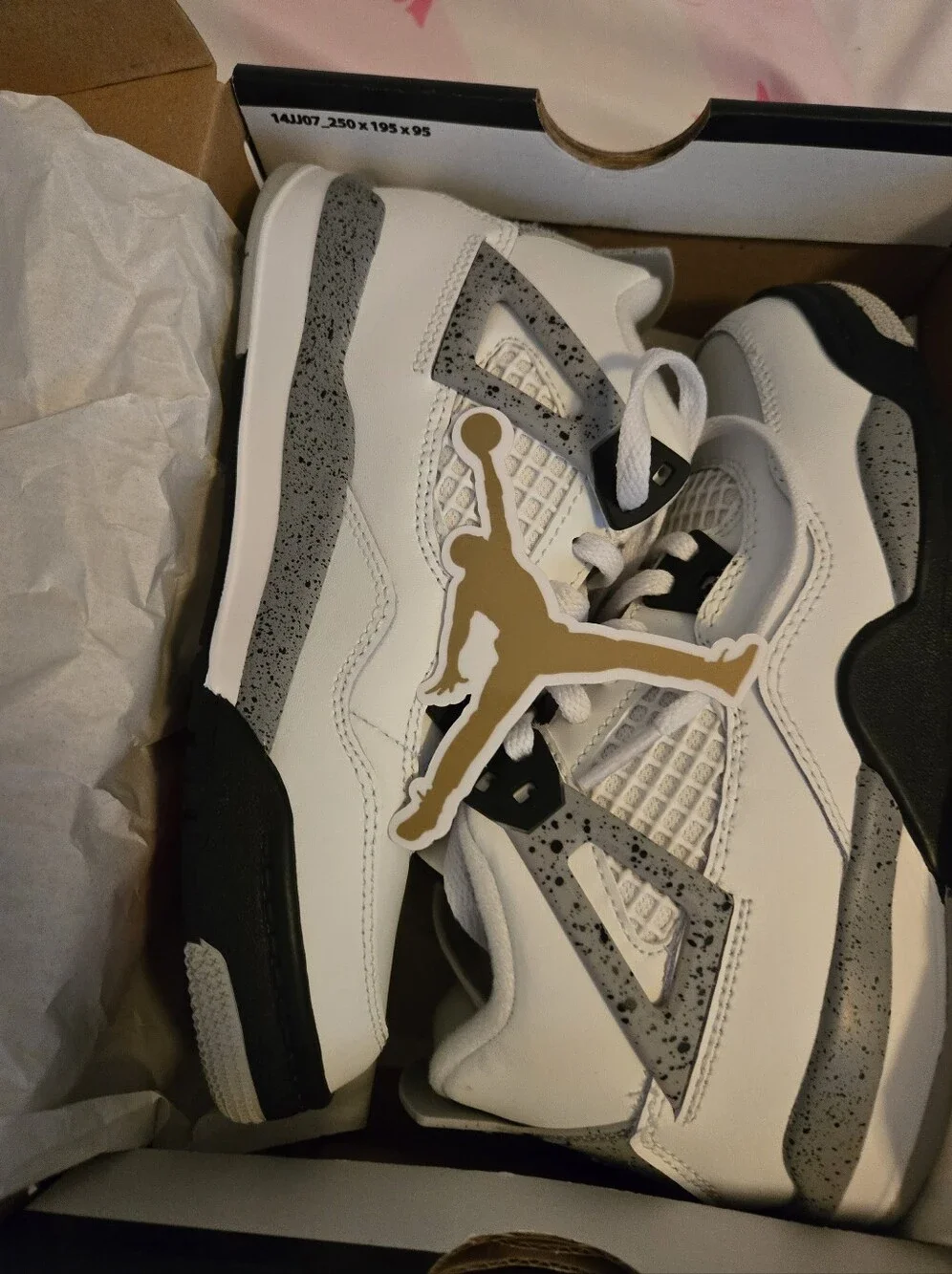 NEVER WORN JORDAN 4 RETRO OG