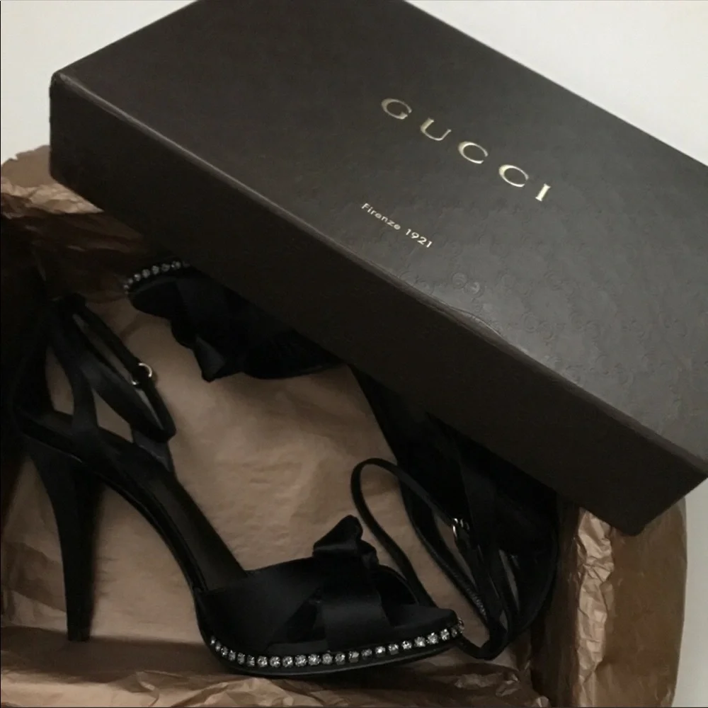 Gucci crystal pumps