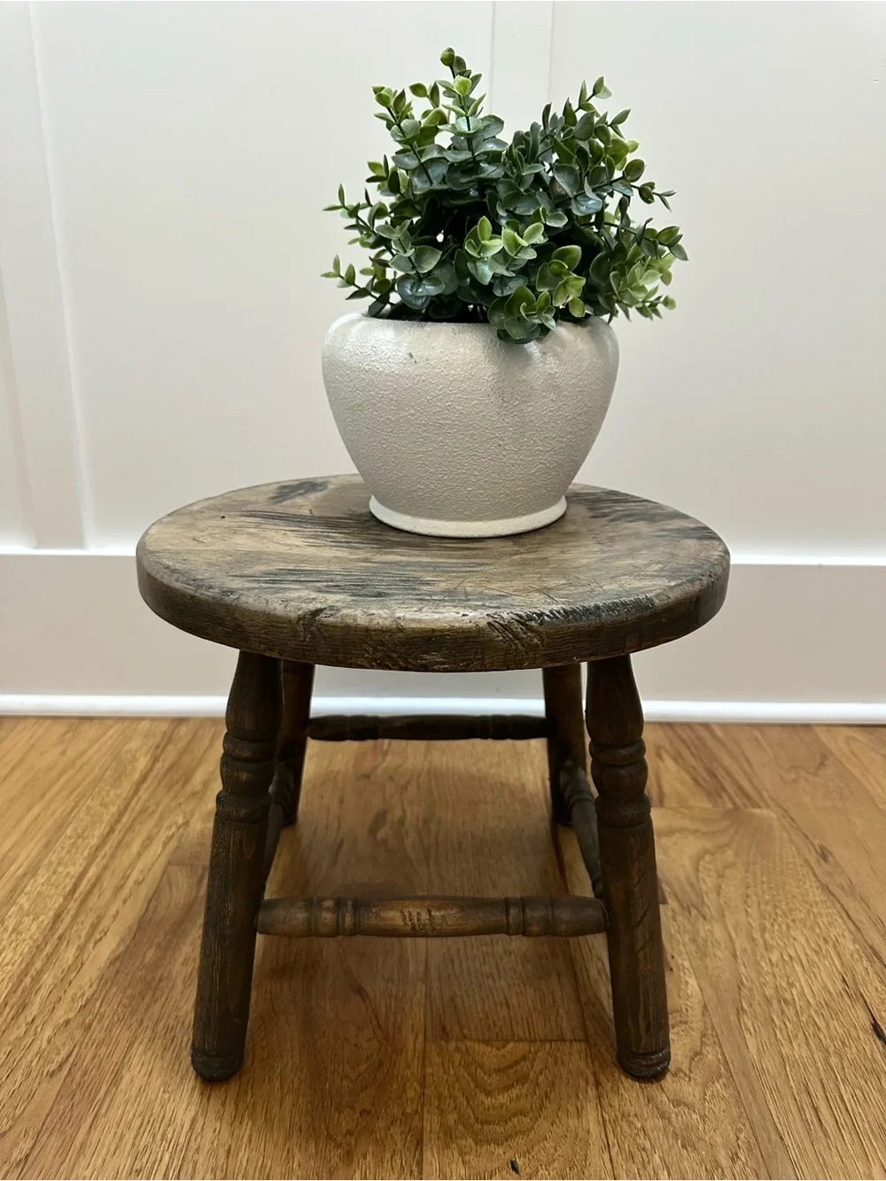 Round Turned-Leg Wooden Accent Stool in Brown Barrel Distressed Wood Turned Legs