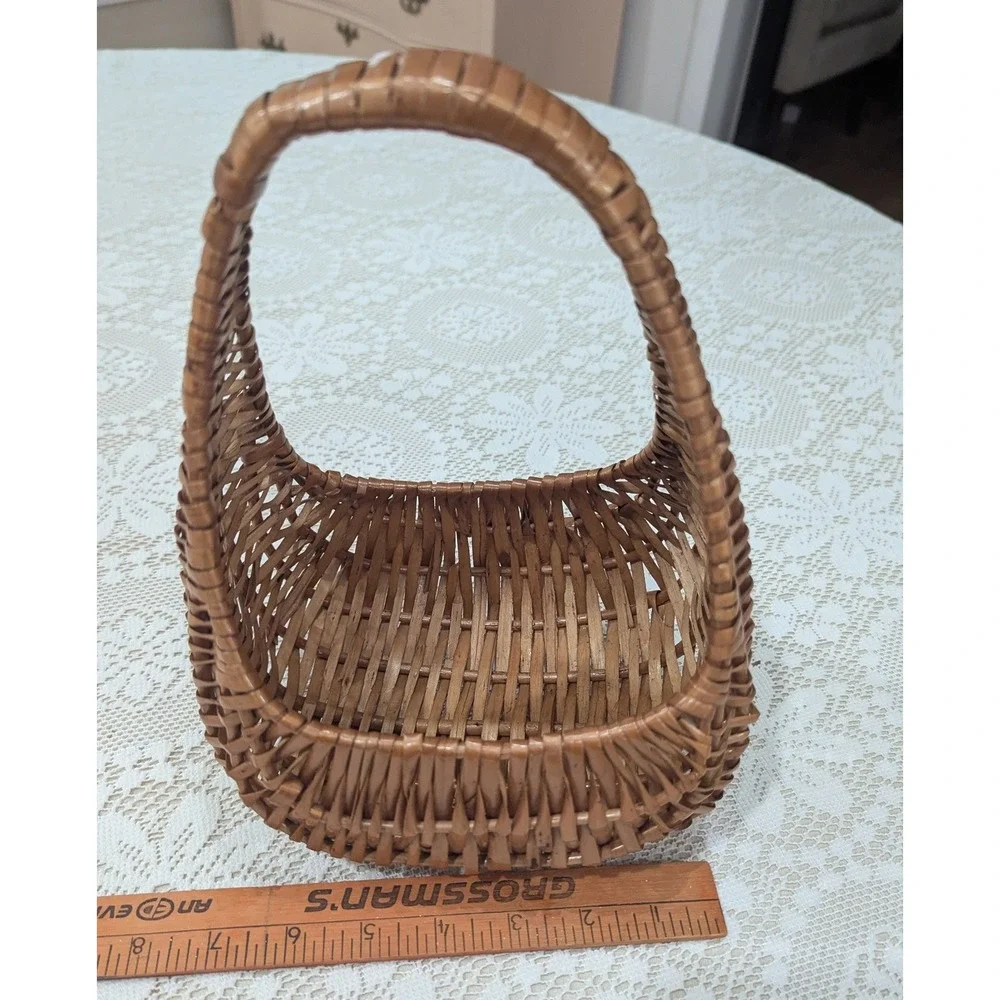 Unbranded vintage oval