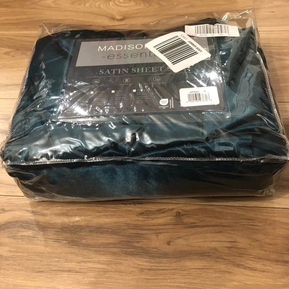 Madison Park Essentials Satin Luxury Solid Sheet Set, Queen Size, Emerald