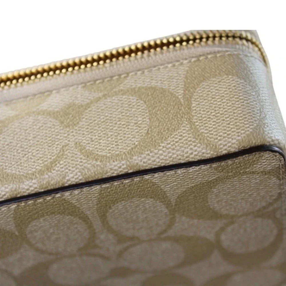 Coach Signature Canvas Square Jewelry Box Khaki Chalk Gold‎ Hardware Travel Case