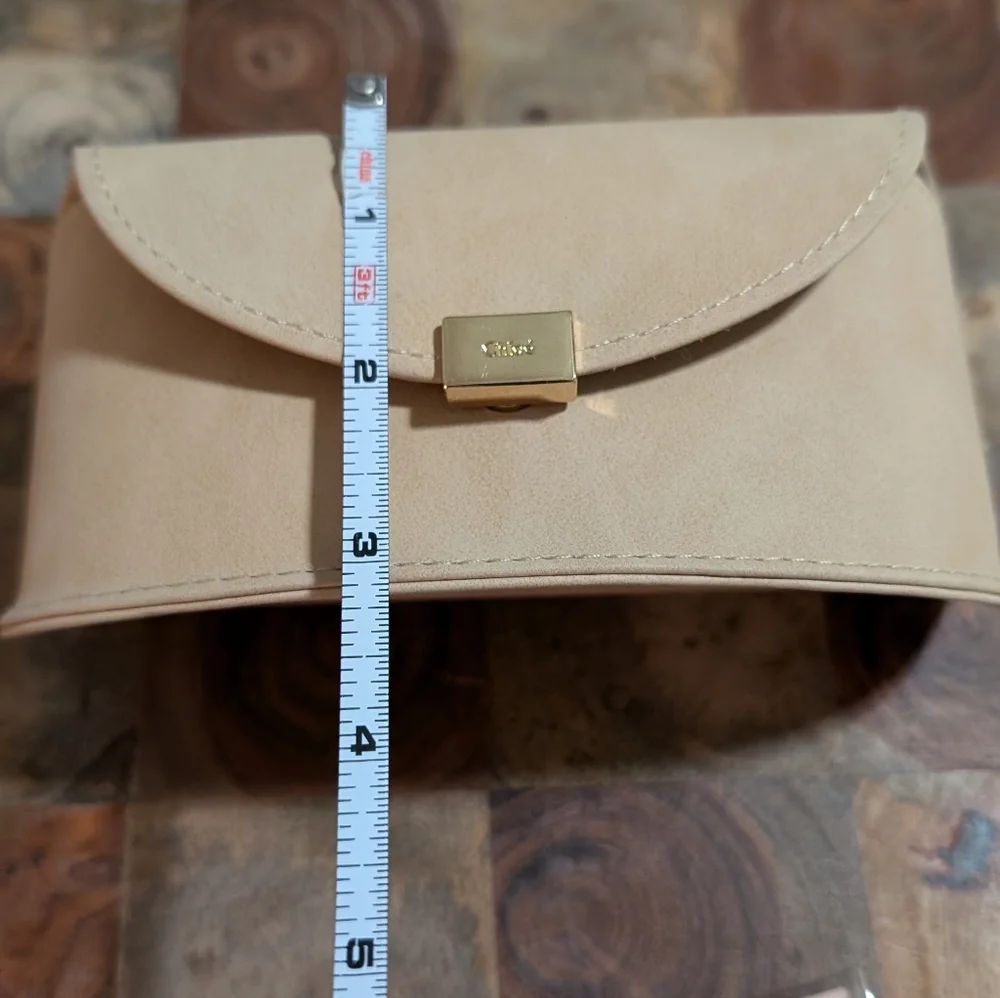 Chloe item glass