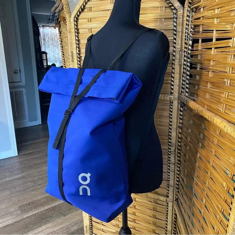 On Running running backpack