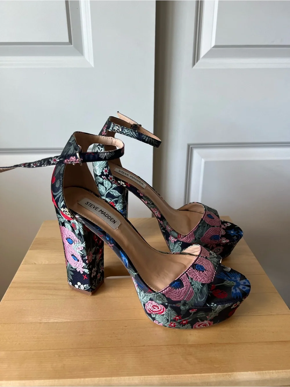 Steve Madden new floral