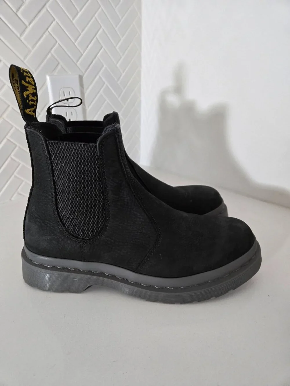 Dr Martens 2976 Chelsea Boots Black Milled Nubuck Grey Sole UK7 US Mens 8