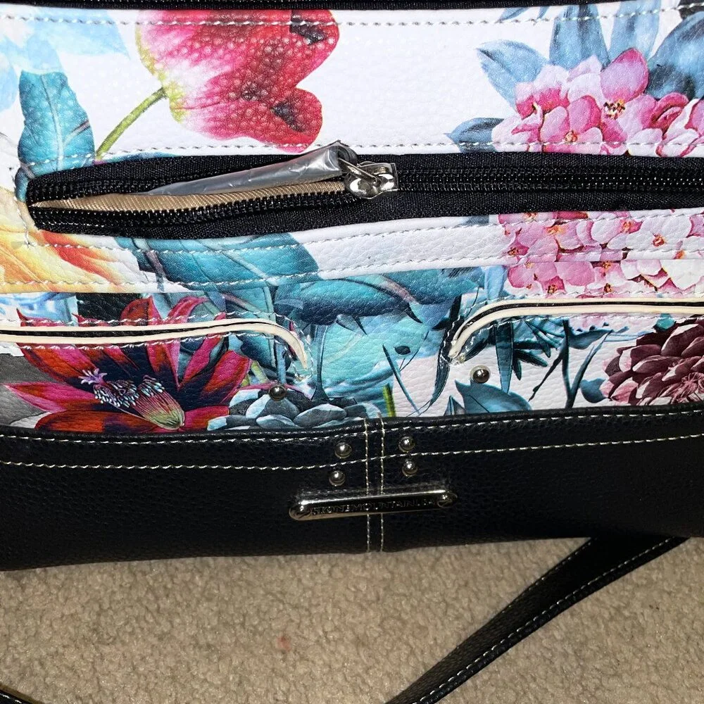 Stone Mountain Accessories brand new