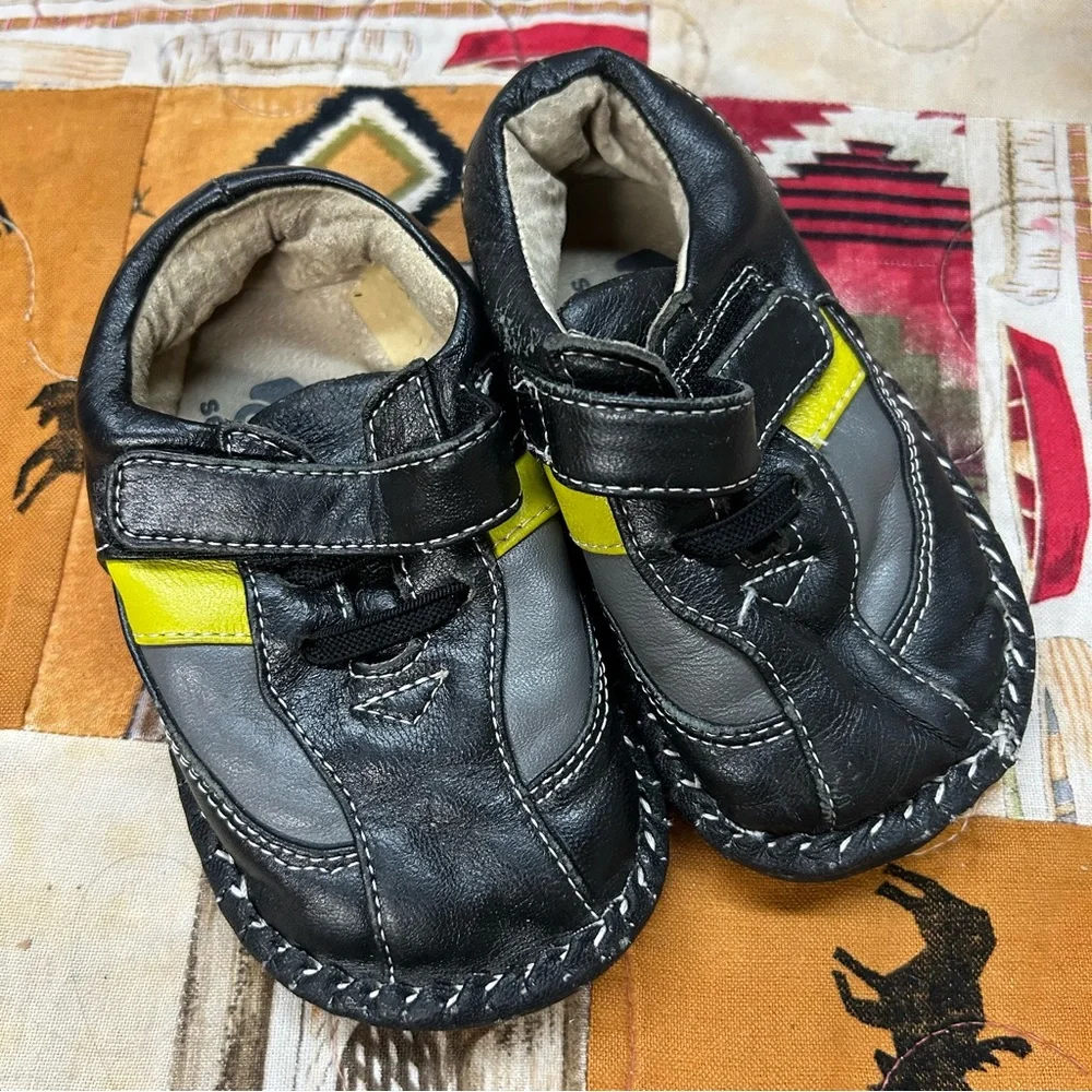 See Kai Run‎ Russell sneakers