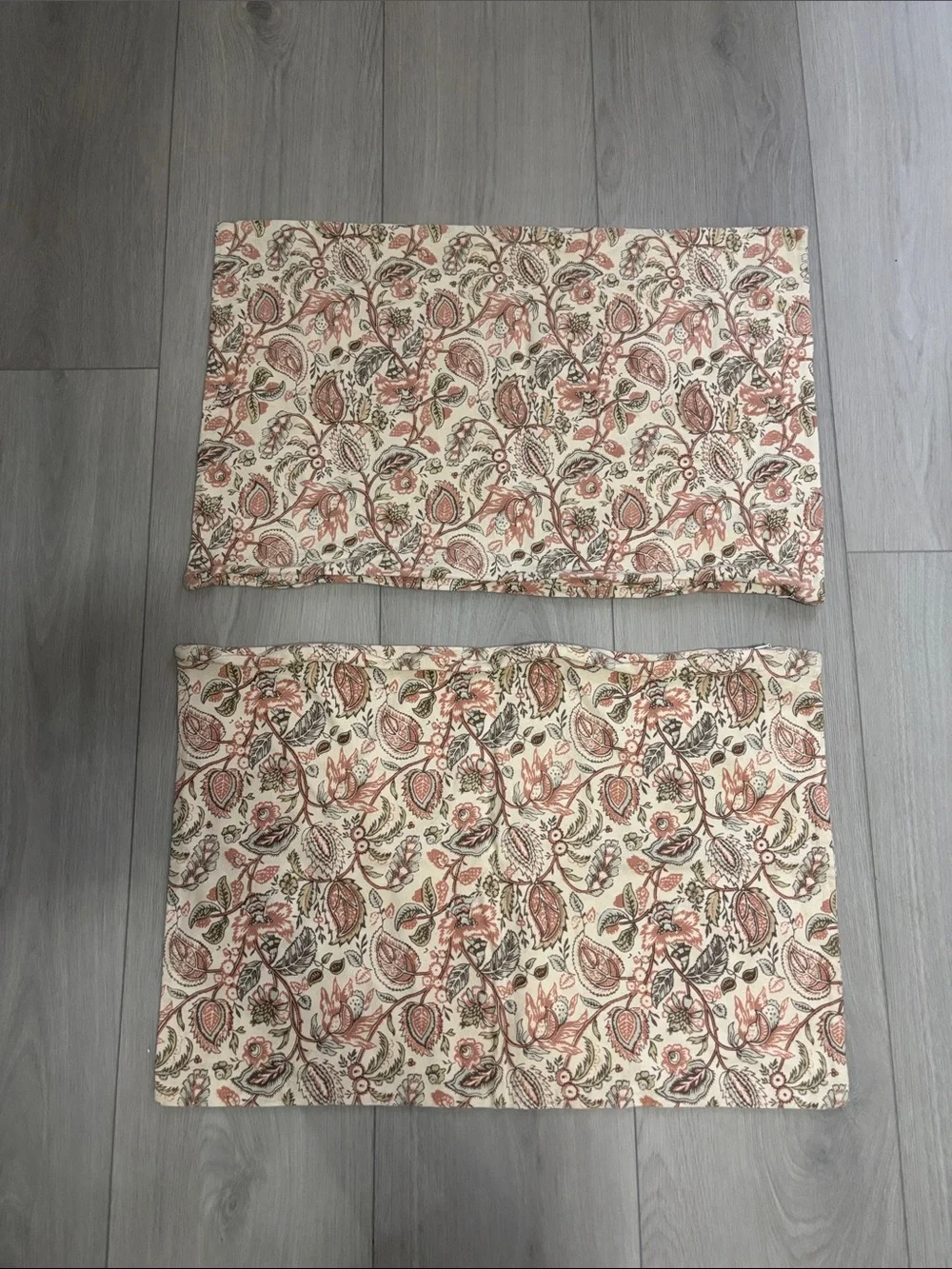 Pottery Barn Floral Paisley Pillowcase Covers Pair in Cream & Dusty Rose 16”x26”