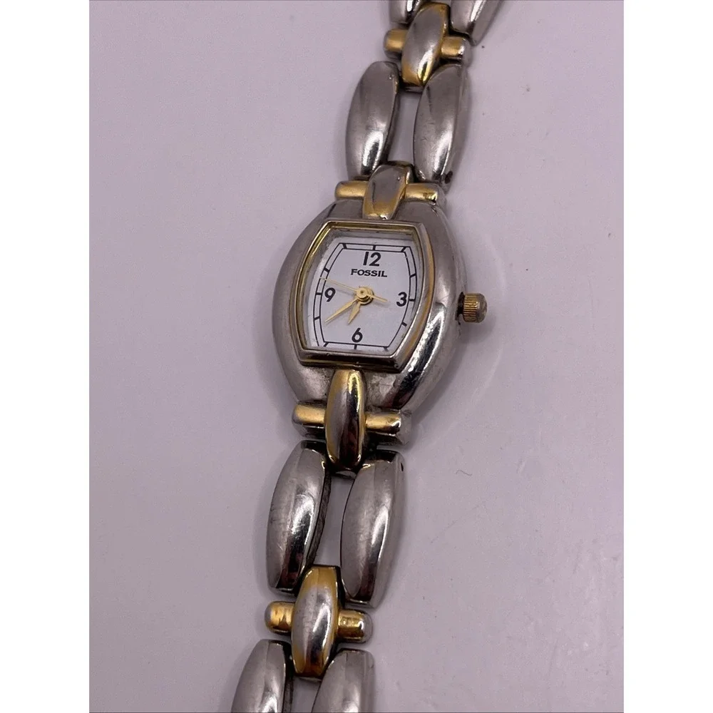 Y2K Fossil Two-Tone Silver/Gold Women's Link Bracelet Watch. Runs!