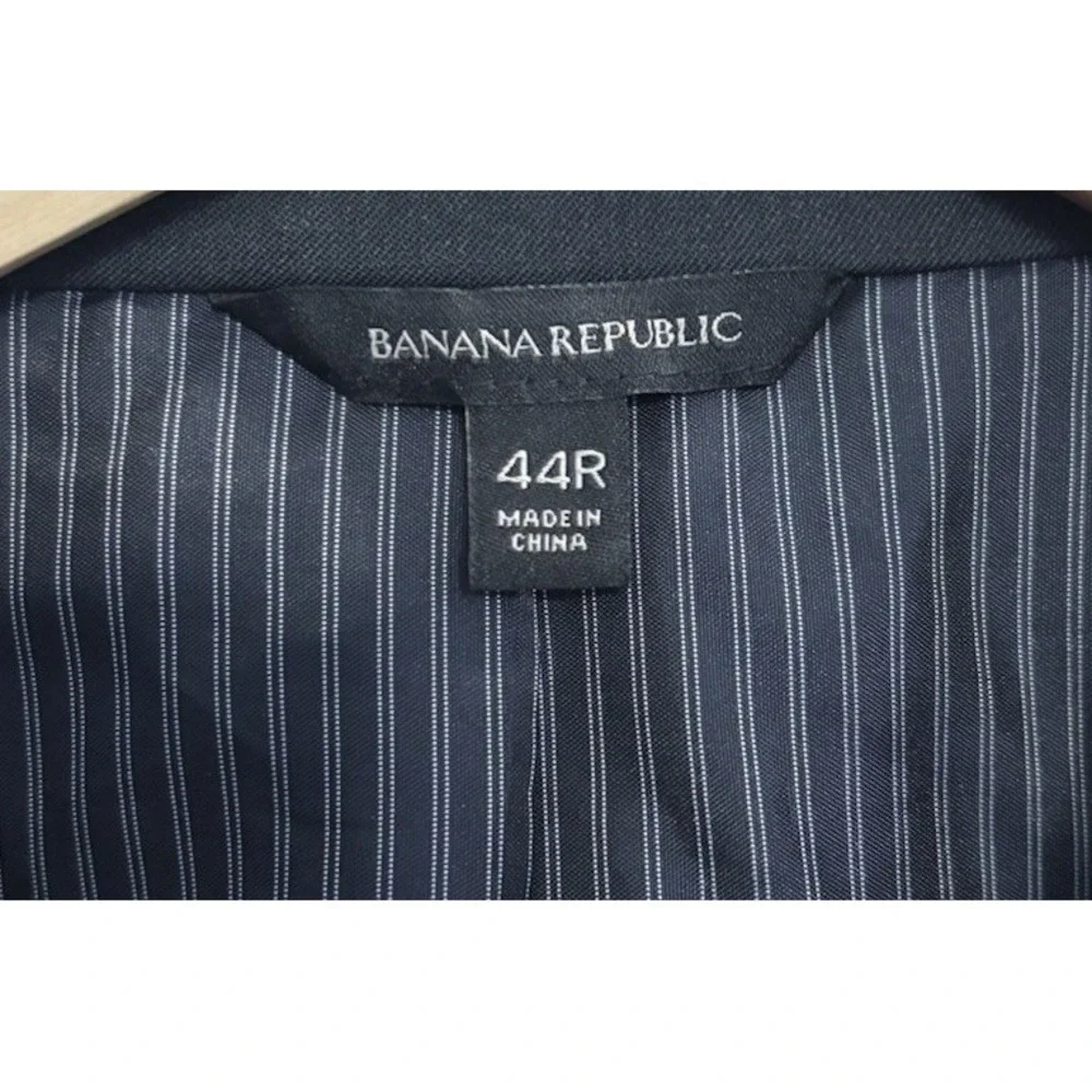 Banana Republic streamlined color minimalist