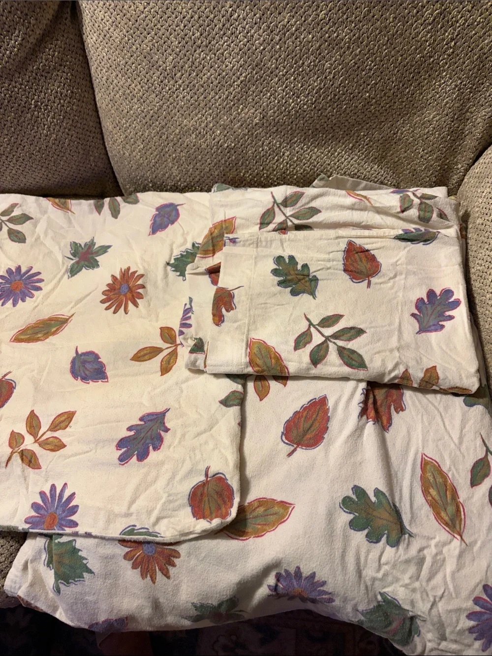 Vintage 100% Cotton Flannel Cream Floral & Leaf Print Full size sheet Set