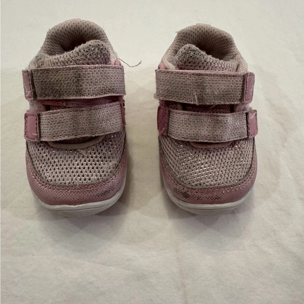 Stride Rite 360 3M Pink and Silver‎ Sparkle Sneaker Wide Feet