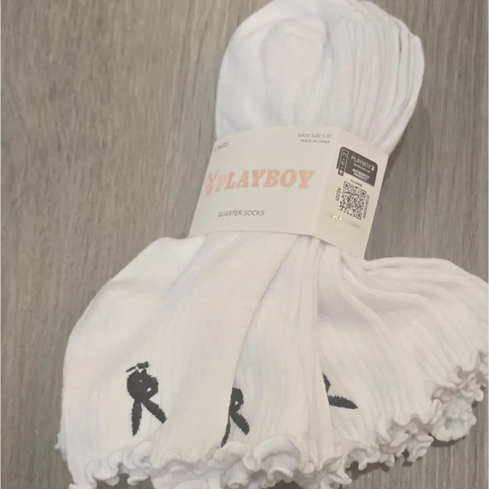 Playboy 6-PK Bunny Logo Ruffled Quarter Socks- White/Black