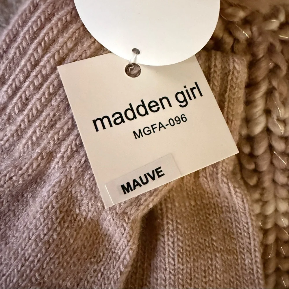 Madden Girl acrylic hat gloves