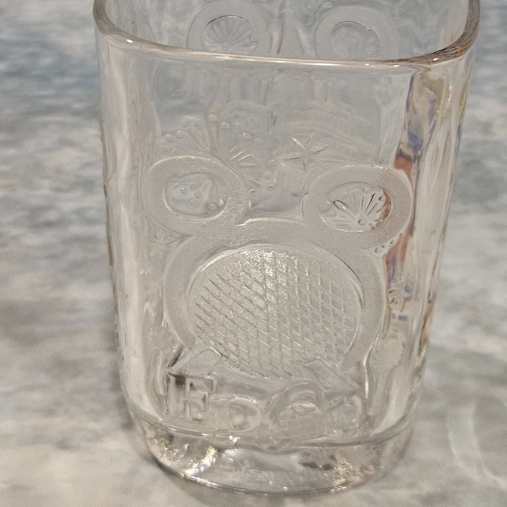 McDonalds vintage 2000