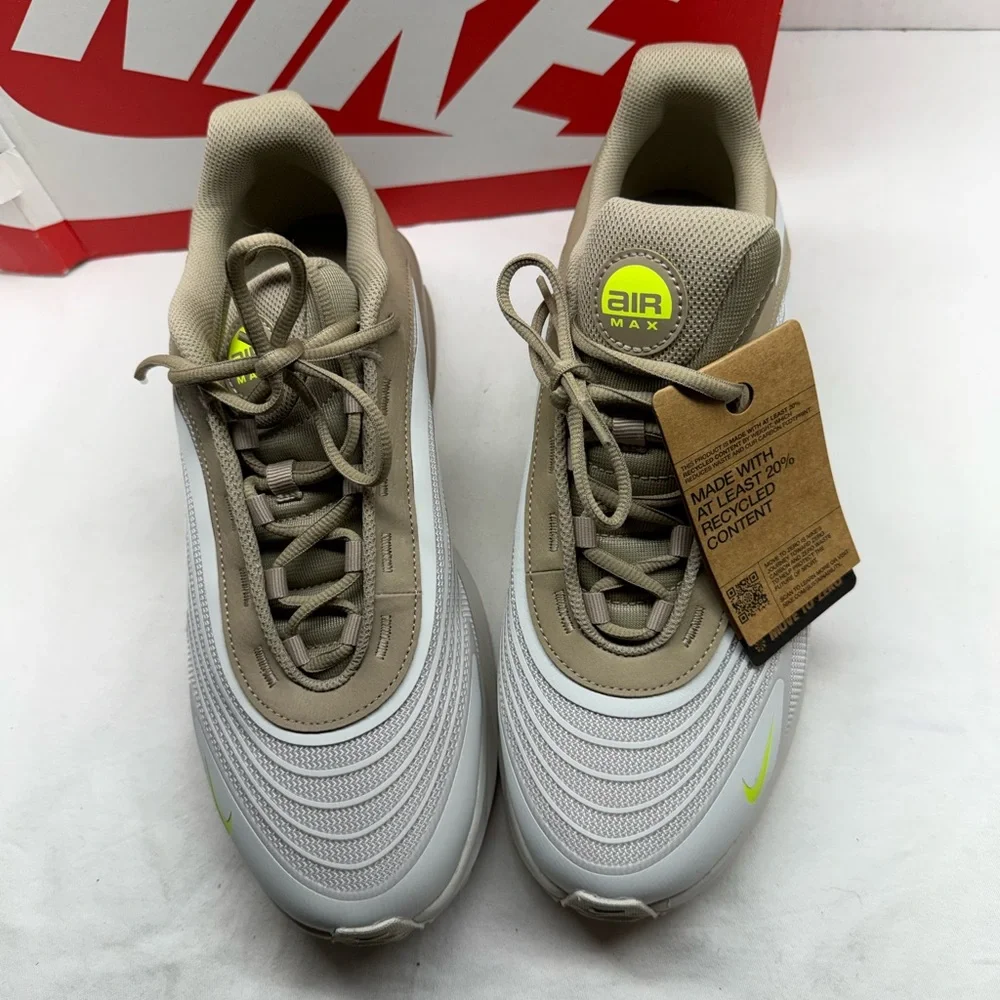 Nike box bold