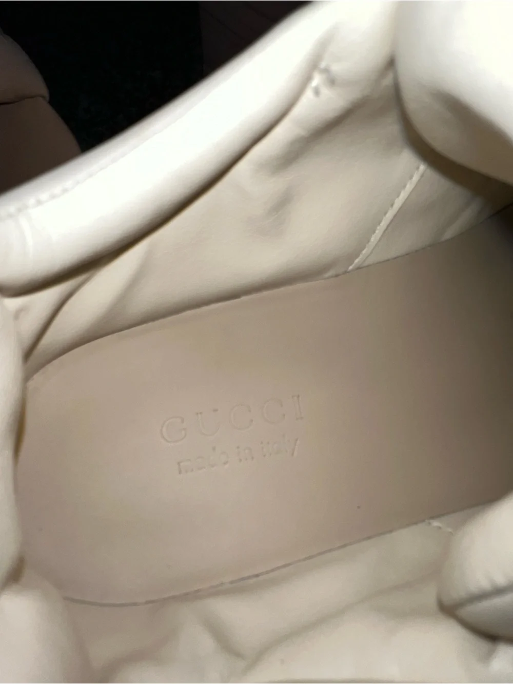 Gucci silhouette black logo