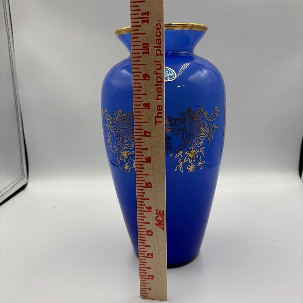 Unmarked beautiful vase