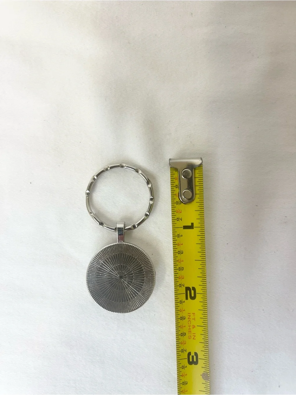N/A round silver